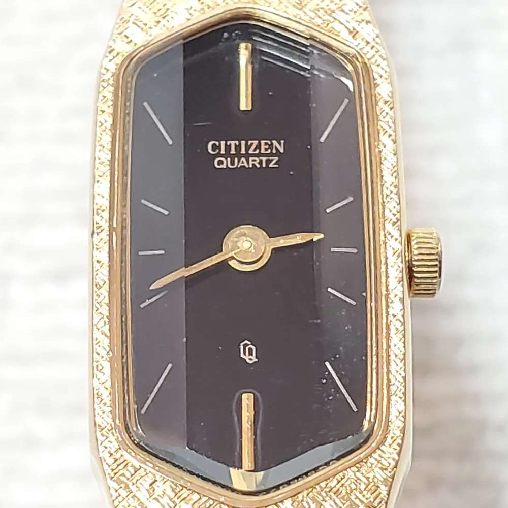 Vintage Citizen Women's Gold Plated Watch 7 Jewels Black Dial Hexagonal Crystal